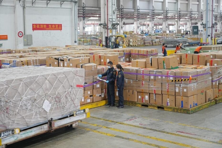 Guangzhou warehouse near Baiyun Airport supporting international ecommerce shipping