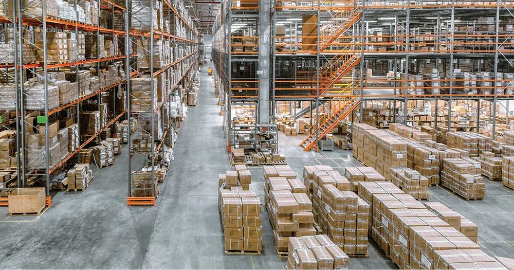 Multiple Alibaba supplier orders consolidated into one shipment at a China warehouse