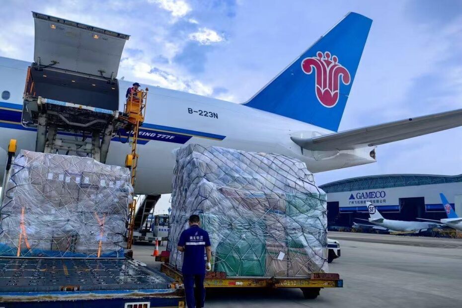 Guangzhou air warehouse consolidating Alibaba orders for international shipping